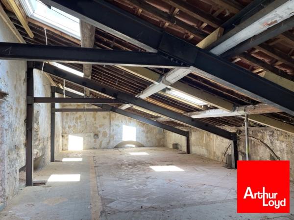 Bureaux à louer Montpellier surface divisible patio et ERP catégorie 4