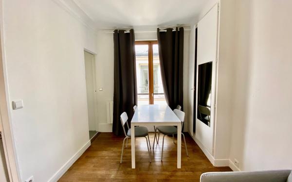 Appartement à louer    3 pièces • 40,79 m2 Paris 17