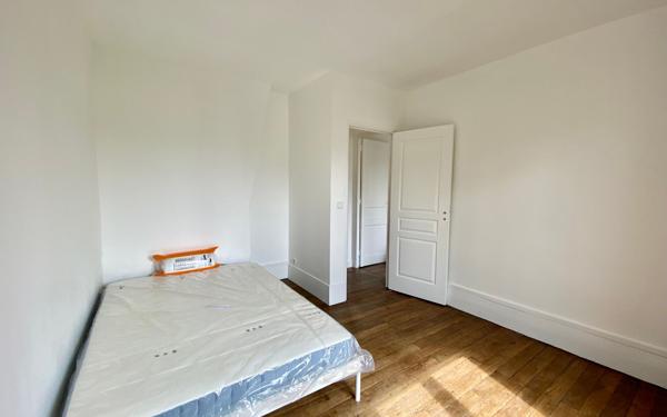 Appartement à louer    3 pièces • 40,79 m2 Paris 17