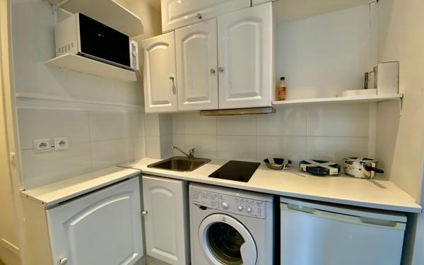 Appartement à louer    3 pièces • 40,79 m2 Paris 17