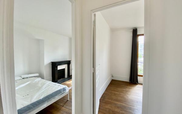 Appartement à louer    3 pièces • 40,79 m2 Paris 17
