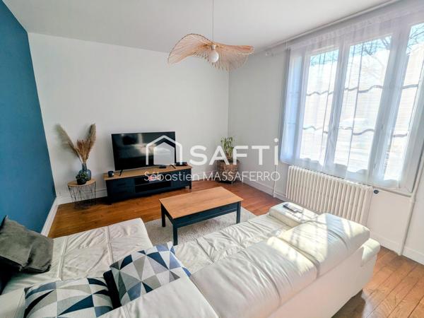 Maison de ville au cœur de Léré