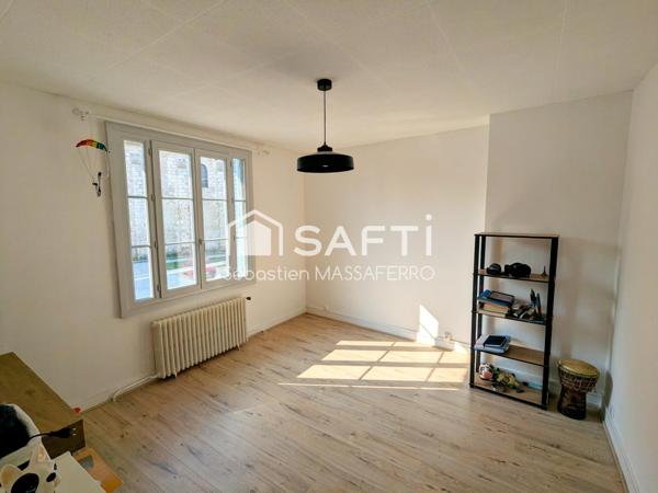 Maison de ville au cœur de Léré