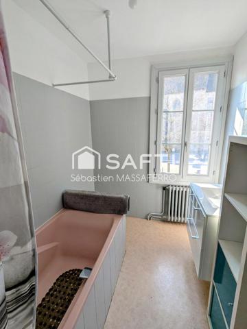 Maison de ville au cœur de Léré