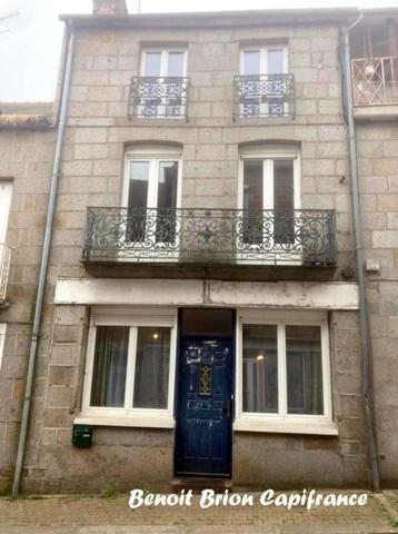 Maison de ville 148 m² – Centre d’Antrain – 4 chambres – Grande cave