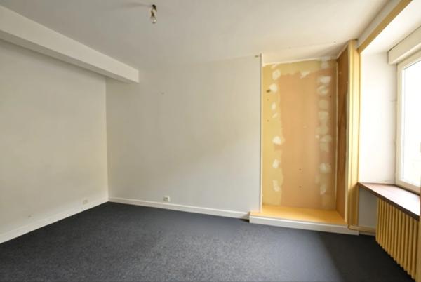 Maison de ville 148 m² – Centre d’Antrain – 4 chambres – Grande cave