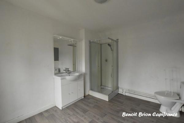 Maison de ville 148 m² – Centre d’Antrain – 4 chambres – Grande cave