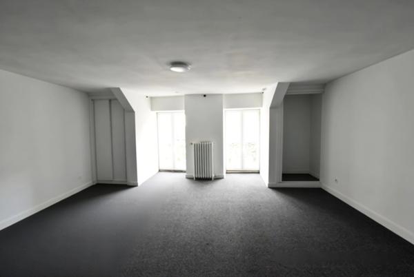 Maison de ville 148 m² – Centre d’Antrain – 4 chambres – Grande cave