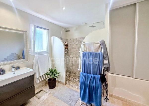 Maison à vendre 5 pièces MOUGINS (06)