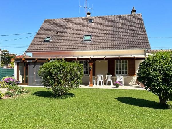 Maison Familiale aux portes de Noyon :8 pièce(s) 153 m² - Jardin 695m²