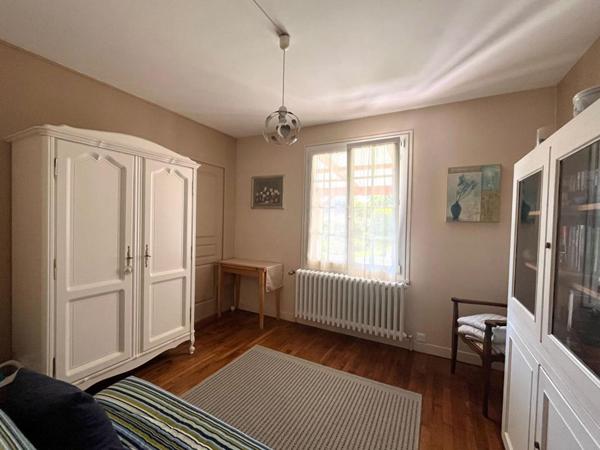 Maison Familiale aux portes de Noyon :8 pièce(s) 153 m² - Jardin 695m²