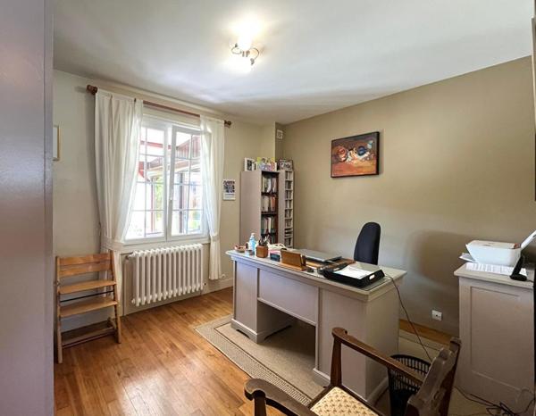 Maison Familiale aux portes de Noyon :8 pièce(s) 153 m² - Jardin 695m²