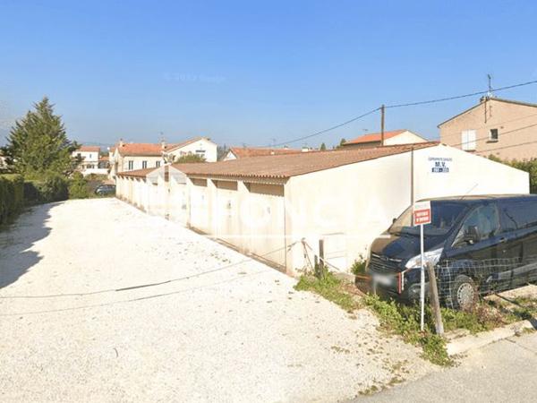 Location Parking 15 m² - RUE MARCEL VANDELLI Le Pradet 83220