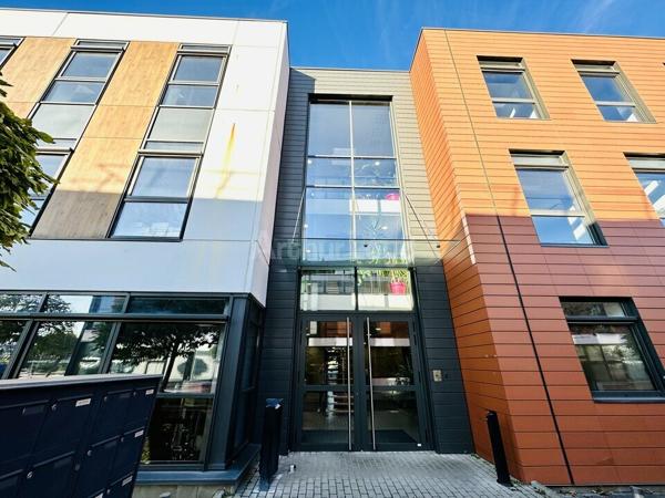 BUREAUX à LOUER de 74.4 m²