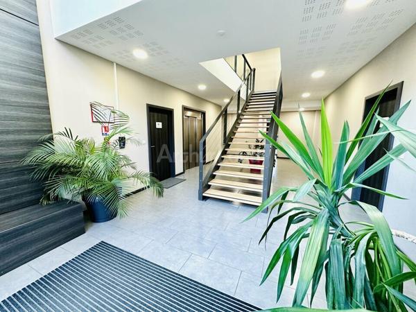 BUREAUX à LOUER de 74.4 m²