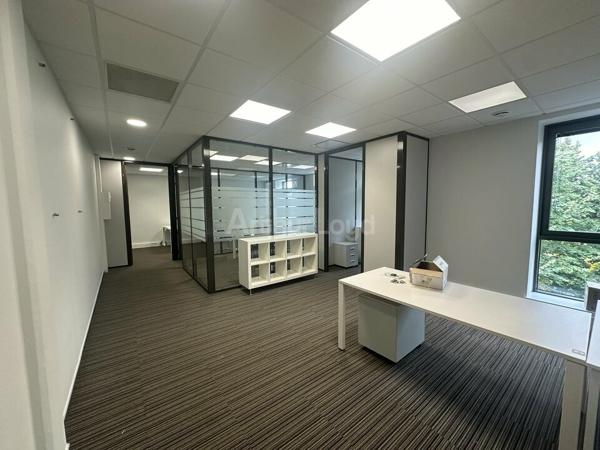 BUREAUX à LOUER de 74.4 m²