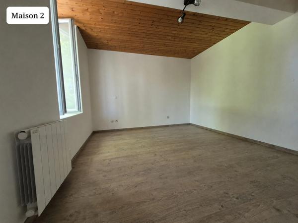 Ensemble immobilier avec 3 maisons sur 5 110 m² – Moragne 17430