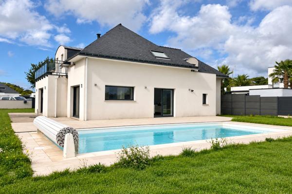 A VENDRE -VANNES Maison CONTEMPORAINE en impasse.