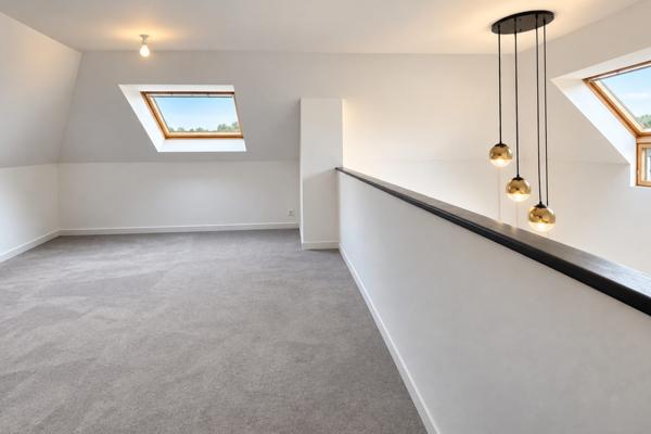 A VENDRE -VANNES Maison CONTEMPORAINE en impasse.