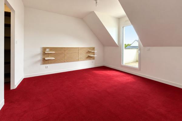 A VENDRE -VANNES Maison CONTEMPORAINE en impasse.