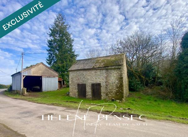 Bâtisse en pierre à rénover avec hangar sur terrain de 2 210 m².