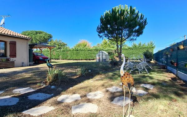 Maison à vendre    5 pièces •  Monbéqui