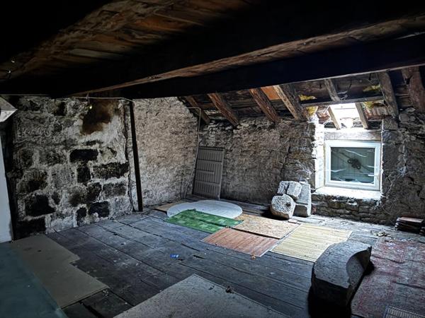 LANGRES, Studio 30 m2, etage et grenier améngeables
