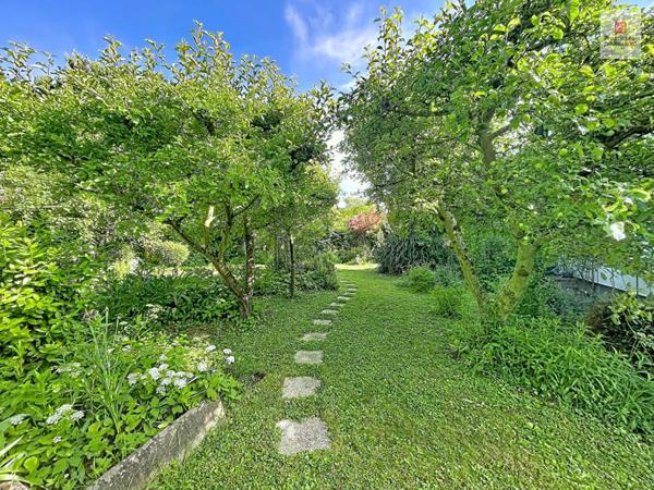 Maison individuelle à Riedisheim avec un magnifique jardin arboré  en ville !