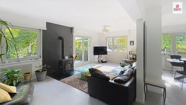 Maison individuelle à Riedisheim avec un magnifique jardin arboré  en ville !