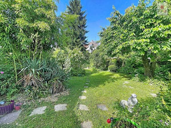 Maison individuelle à Riedisheim avec un magnifique jardin arboré  en ville !