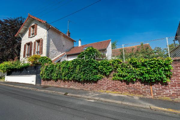 Maison en pierre en hyper centre avec jardin
