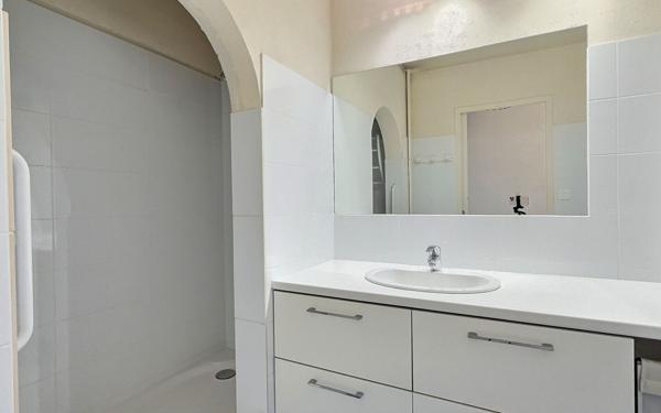 Appartement à louer    3 pièces • 86,39 m2 Rognac