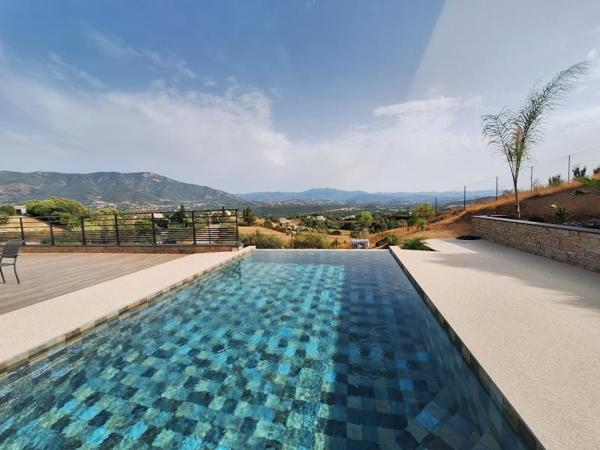 AFA Villa neuve contemporaine F4 de prestige avec piscine vue dégagée Afa (20167)