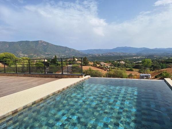 AFA Villa neuve contemporaine F4 de prestige avec piscine vue dégagée Afa (20167)