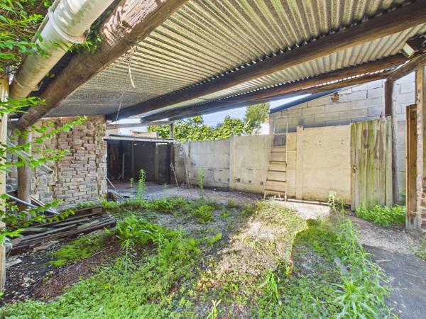 Maison
         4 pièces
        - 80 m² 65 000 € *