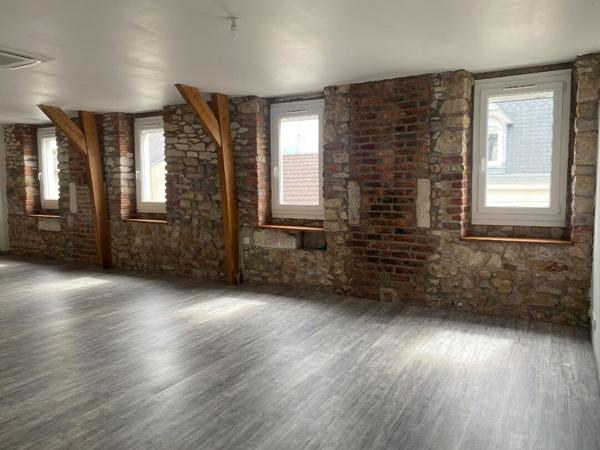 Appartement F3 de charme climatisé en hyper centre de Montluçon Montlucon