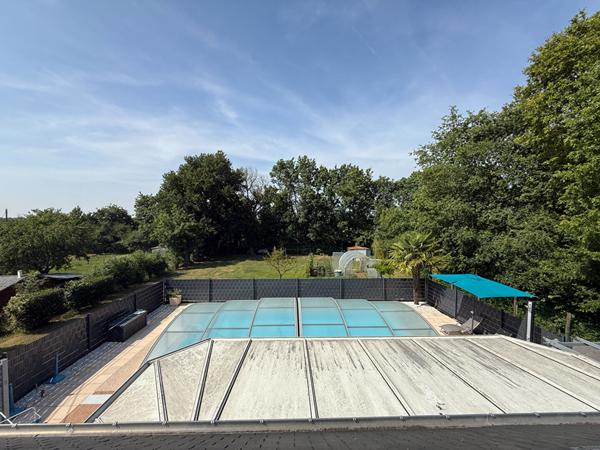 Maison 12 min sud Angers - 4 chambres - Exterieur paysage avec piscine - Bus a 100m