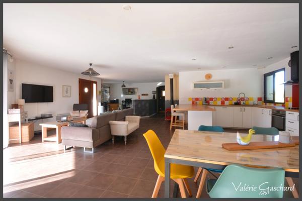 Ménesplet (proche Montpon-Ménestérol) Maison de 130 m² en parfait état