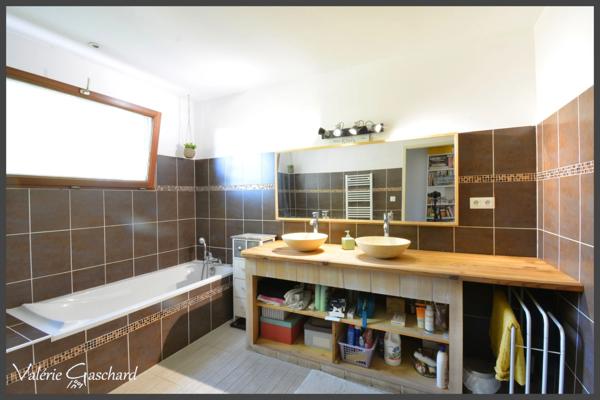 Ménesplet (proche Montpon-Ménestérol) Maison de 130 m² en parfait état