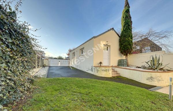 Maison Saint Pierre Montlimart 5 pièce(s) 146 m2