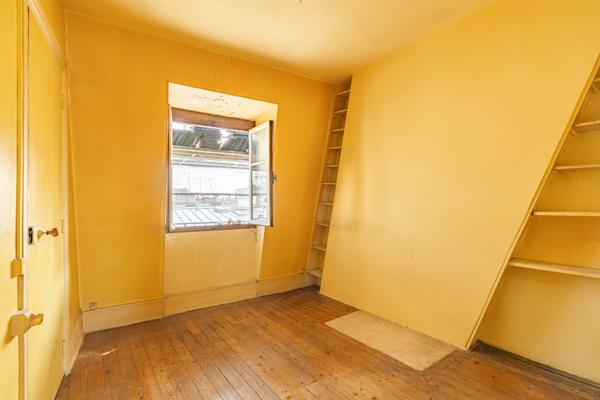 Marais - Place des Vosges - Bastille - Dernier étage - Joli 3 pièces à potentiel