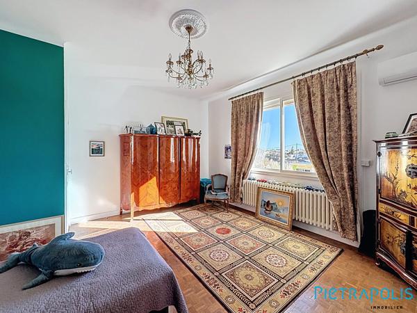 FRONTIGNAN : Sur une parcelle de 1461m², Villa R+1 T7