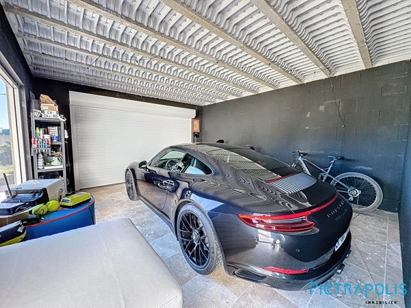 FRONTIGNAN : Sur une parcelle de 1461m², Villa R+1 T7
