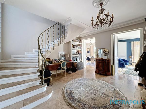 FRONTIGNAN : Sur une parcelle de 1461m², Villa R+1 T7