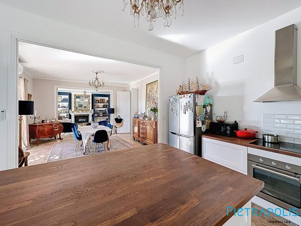 FRONTIGNAN : Sur une parcelle de 1461m², Villa R+1 T7