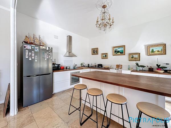FRONTIGNAN : Sur une parcelle de 1461m², Villa R+1 T7