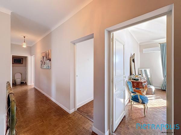 FRONTIGNAN : Sur une parcelle de 1461m², Villa R+1 T7