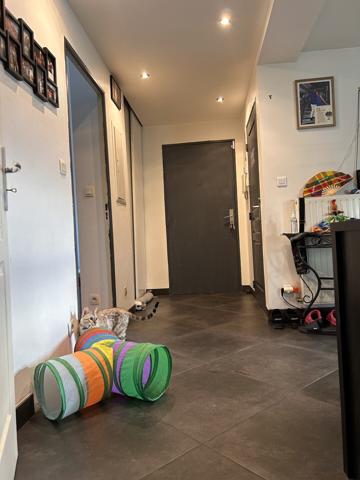 F4 de 86 m2 au 2ème étage + une cave + place de parking privée