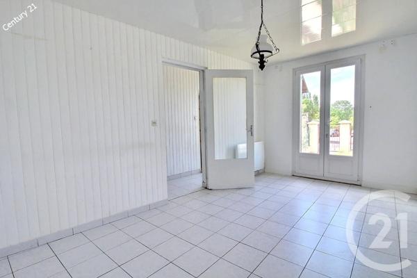 Maison à vendre  4 pièces - 90 m 2   CHATEAU THIERRY  - 02