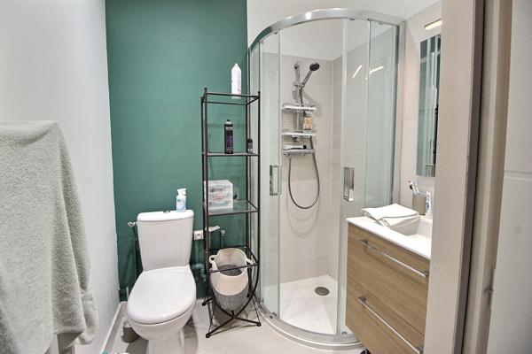 STUDIO de 22.53 m² avec jardin privatif de 15m² situé entre Gare et Comédie
